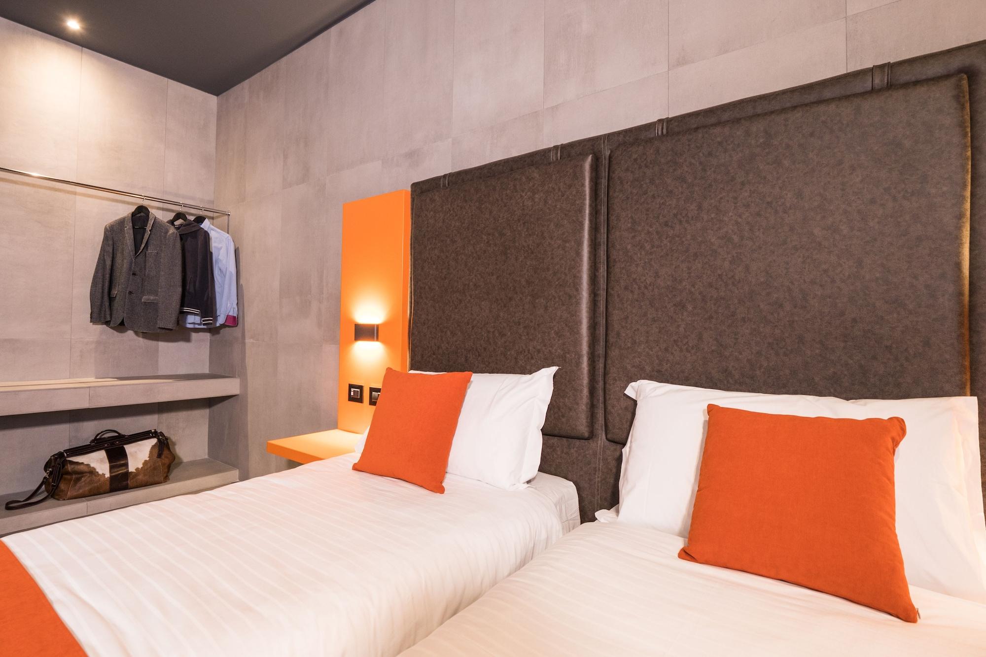 Hotel J24 Milano 4*